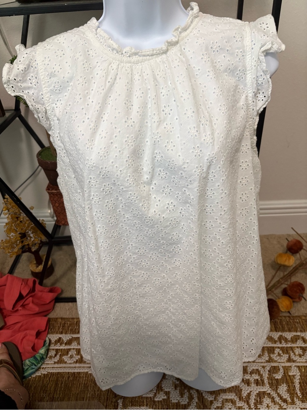 AnnTaylor Factor womens xl white eyelet ruffle sleeveless blouse tank lined